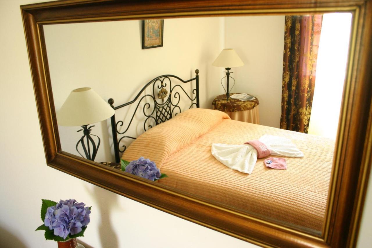 Urzelina Guesthouse Esterno foto